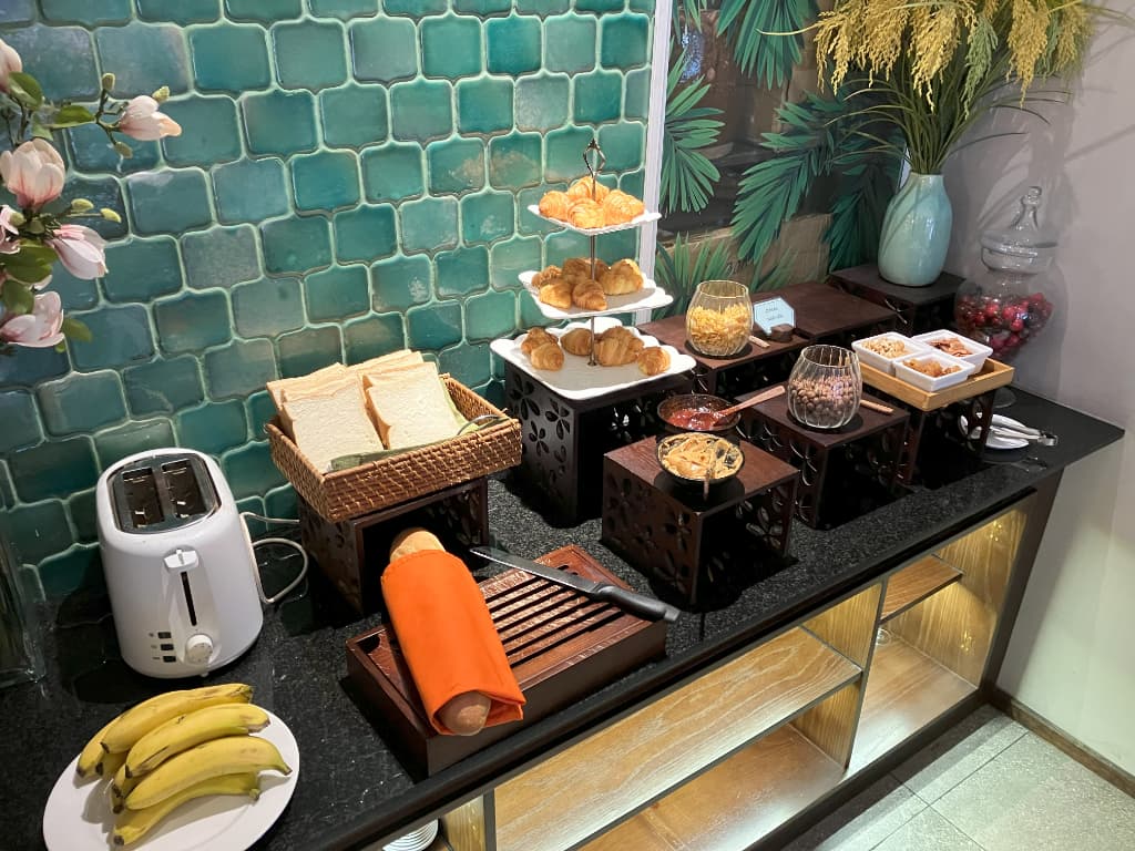チェリーブティックホテルの朝食バイキング