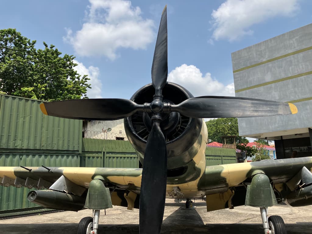 ベトナム戦争証跡博物館のプロペラ機